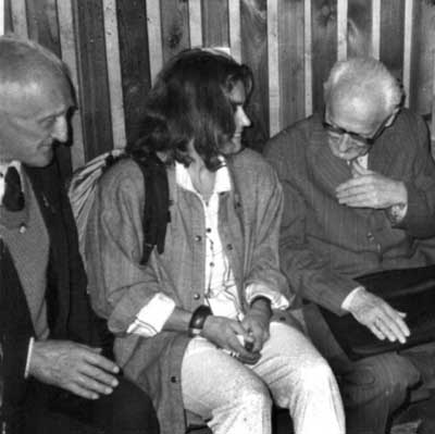 [Julian aszkiewicz, Wanda Rutkiewicz, Witold H. Paryski]