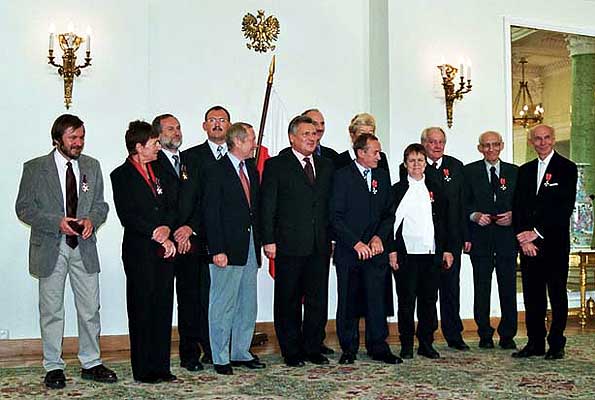 [Rafa Karda, Anna Czerwiska, Andrzej Ciszewski, Wojciech wicicki, Janusz Onyszkiewicz, Aleksander Kwaniewski, Leszek Cichy, Krzysztof Wielicki, Hanna Wiktorowska, Barbara Morawska-Nowak, Stanisaw Zierhoffer, Jzef Nyka, Andrzej Sobolewski]